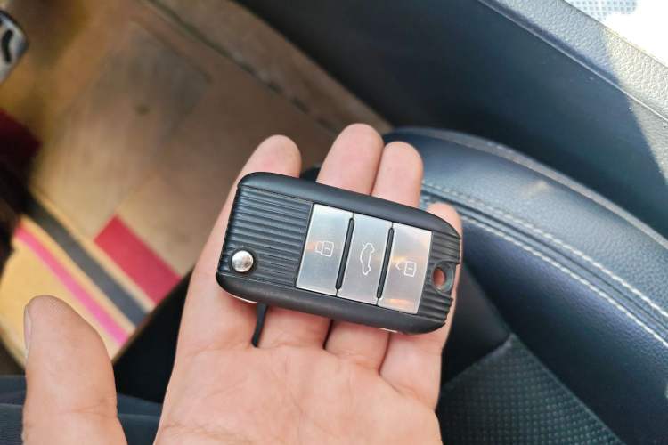 Used Roewe RX5 2016 30T Two-Wheel Drive Automatic Internet Smart Edition