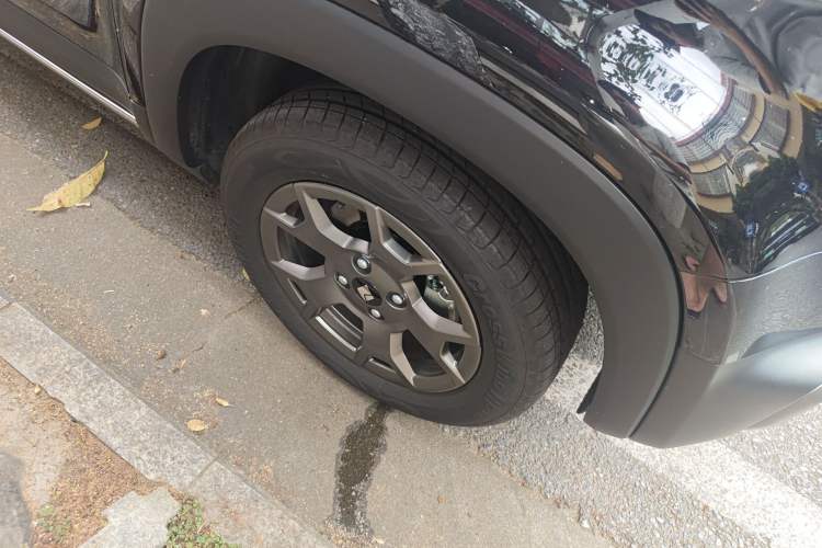 Used Baojun Spark EUV 2025 Flagship Edition 5 Seats Right Front Wheel Hub