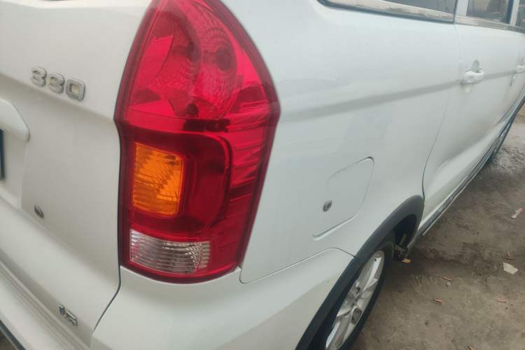 Used Dongfeng Fengon 330 2016 1.5L Manual Enjoyment Model DK15 Right Rear Taillight