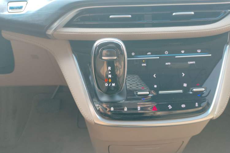 Used Buick GL8 2021 ES Landtrek 653T Luxury Model