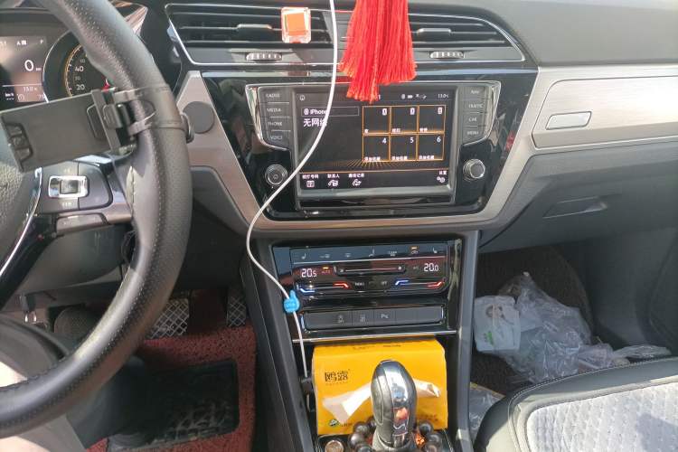 Used Volkswagen Touran 2021 Volkswagen Touran L 280TSI DSG Boundary Edition 7-Seater Audio And AC Panel