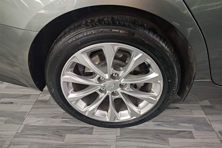 Used Cadillac CT5 2022 28T Luxury Version (Standard Edition) Right Rear Wheel Hub