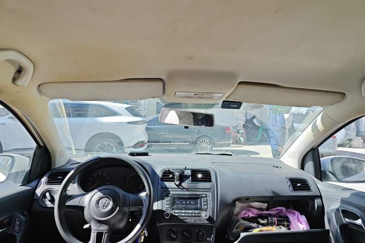 Used Volkswagen Polo 2013 1.4L Manual Fashion Edition Headliner