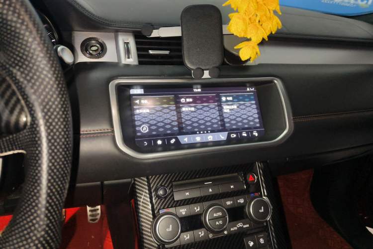 Used Land Rover Range Evoque 2018 240 PS HSE DYNAMIC Convertible Audio And AC Panel