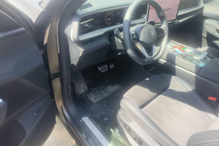 Used Volkswagen Teramont 2025 Tiguan Pro 450TSI Four-Wheel Drive Summit Edition
