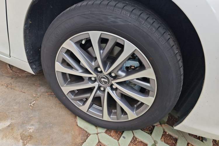 Used Lexus ES 2025 200 Premium Edition