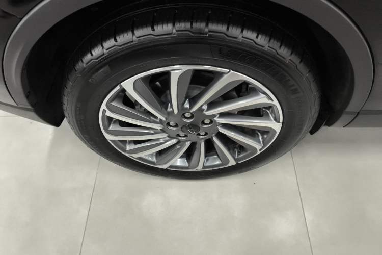 Used Lincoln Corsair 2023 2.0T Two-Wheel-Drive Luxury Edition Right Rear Wheel Hub