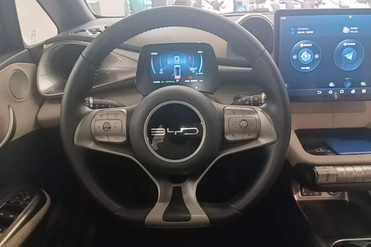 Used BYD Dolphin 2023 420 km Free Version
