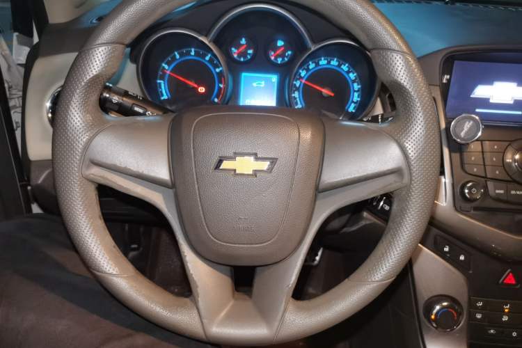 Used Chevrolet Cruze 2015 1.5L Classic SE MT Steering Wheel