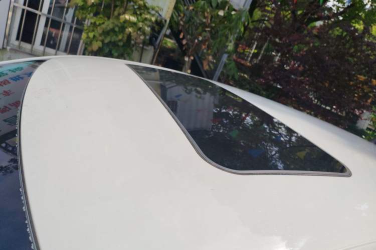 Used Volkswagen Polo 2016 1.6L Automatic Comfort Model
