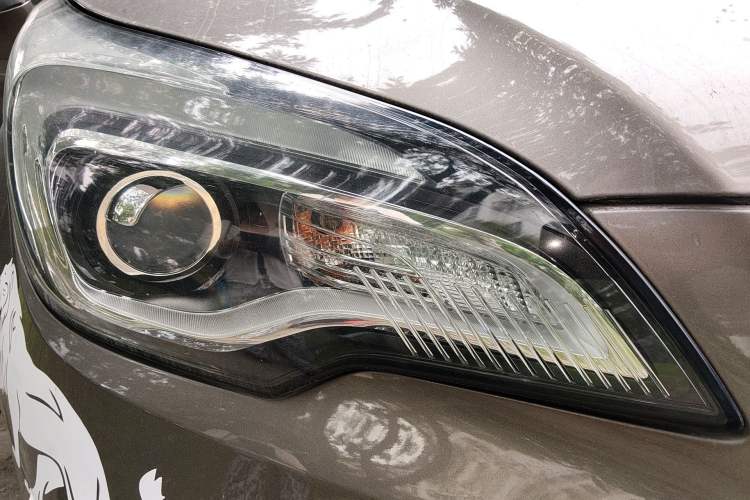 Used Buick Envision 2016 20T Two-Wheel-Drive Elite Model Right Front Headlight