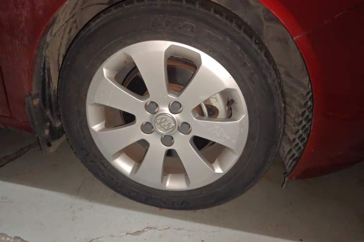 Used Buick Regal 2013 1.6T Automatic Elite Sport Edition Right Front Wheel Hub