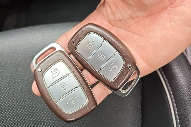 Used Hyundai ix25 2015 1.6L Automatic Two-Wheel-Drive Deluxe DLX Model Vehicle Key