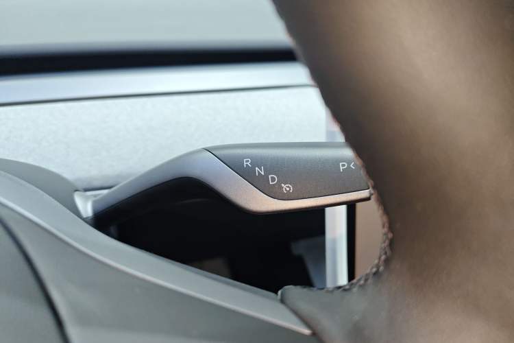 Used Tesla Model Y 2023 Rear-Wheel-Drive Version
