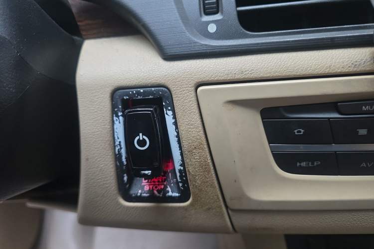 Used Roewe 550 2013 550G 1.8T Automatic Prestige Edition
