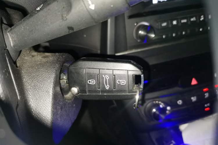 Used Peugeot 308 2016 1.6L Manual Fashion Edition