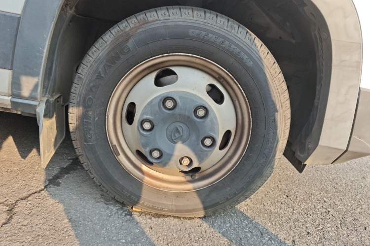 Used SAIC MAXUS V90 RV 2021 2.0T Travel Master V90 Self-Propelled Class B RV Deluxe Edition with a Horizontal Bed