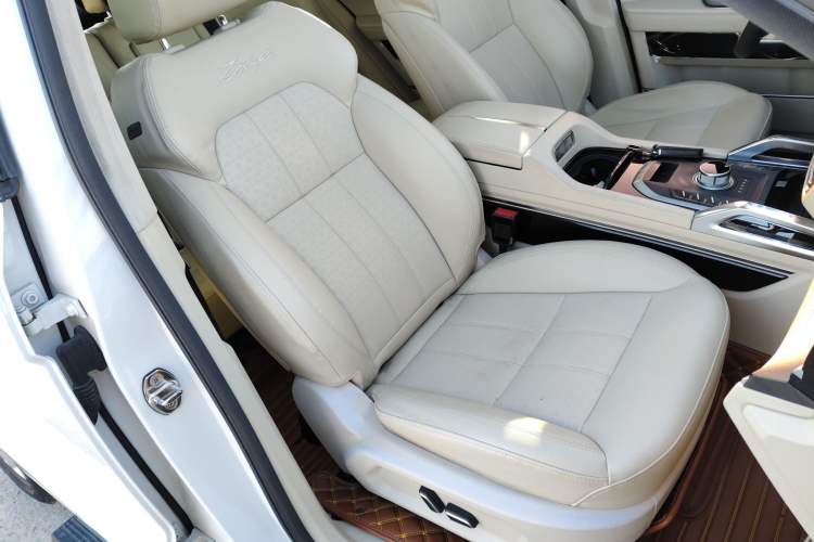 Used Zotye T700 2017 1.8T Dual-Clutch Prestige Model
