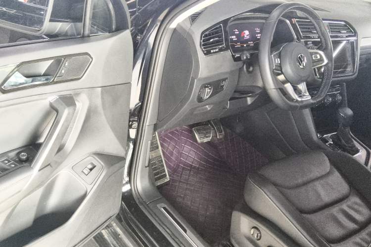 Used Volkswagen Tiguan L 2021 330TSI Automatic Two-Wheel Drive R-Line Enhanced Edition
