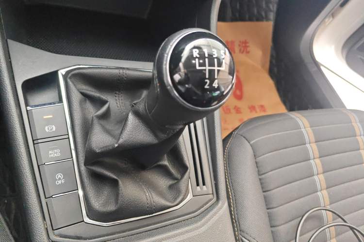 Used Volkswagen Lavida 2019 1.5L Manual Comfort Edition China VI Standard Gear Lever