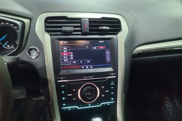 Used Ford Mondeo 2013 2.0L GTDi 200 Fashion Edition Audio And AC Panel