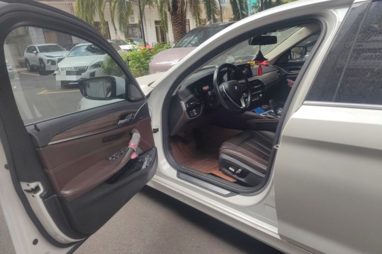 Used BMW 5 Series 2018 530Li Luxury Edition Premium Package
