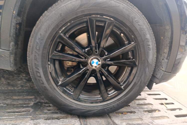 Used BMW X5 2015 xDrive28i

