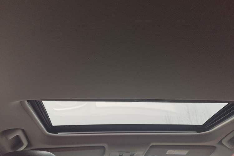 Used Toyota RAV4 2015 2.0L CVT Two-Wheel Drive Fashion Edition
