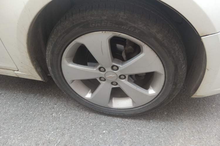 Used Chevrolet Cruze 2013 1.8L SX AT Right Front Wheel Hub