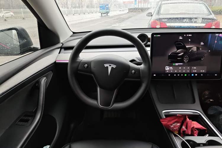 Used Tesla Model Y 2024 Rear-Wheel-Drive Version Steering Wheel