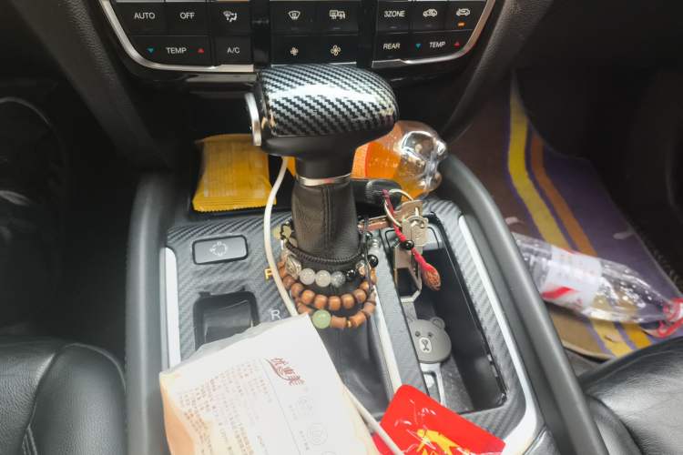 Used GAC Trumpchi GS8 2017 320T Two-Wheel Drive Luxury Smart Connectivity Version (7 Seats) Gear Lever