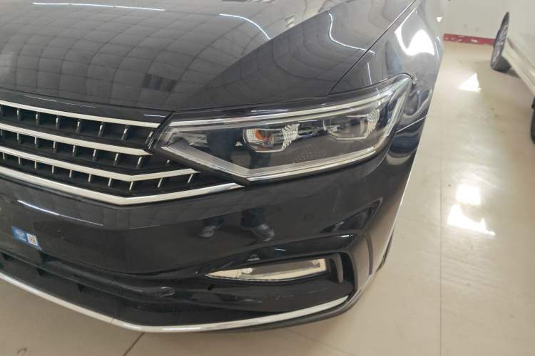 Used Volkswagen Magotan 2025 Zhongxiang Version 280TSI DSG Comfort Edition