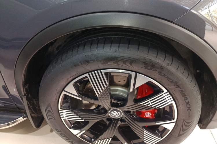 Used BYD Tang New Energy 2024 DM-p Champion Edition 215KM Four-Wheel Drive Deluxe Model Right Front Wheel Hub