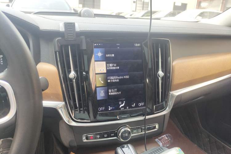 Used Volvo S90 2017 T5 Prestige Edition Audio And AC Panel