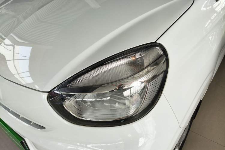 Used Roewe Clever 2021 302 km New Four-Seater Super-Efficient Version
