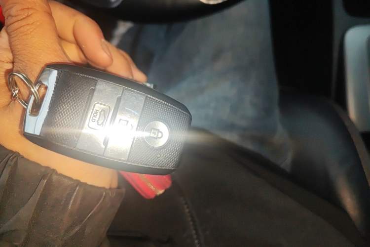 Used Kia K3 2015 1.6L Automatic GLS Vehicle Key