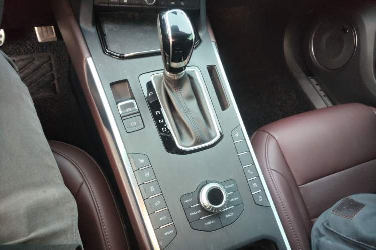 Used Wey VV5 2017 2.0T Ultra-Luxury Version
