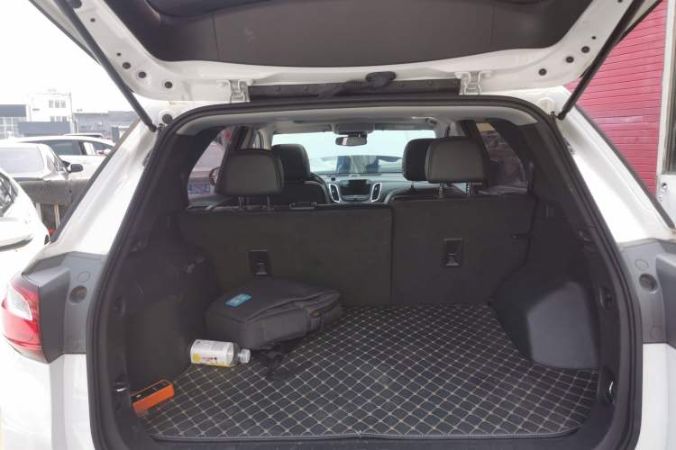 Used Chevrolet Equinox 2018 535T Automatic YuJie Edition Trunk