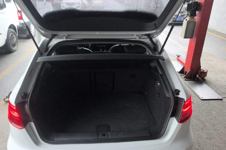 Used Audi A3 2020 Sportback 35 TFSI Fashion Edition China VI Emission Standard Trunk
