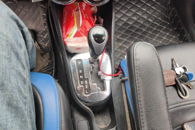 Used Kia K2 2011 Sedan 1.6L Automatic Transmission Premium