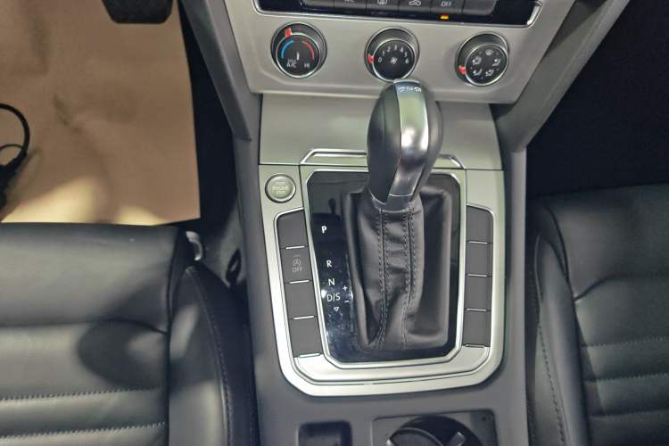 Used Volkswagen Magotan 2019 280TSI DSG Comfort Model China VI Standard Gear Lever