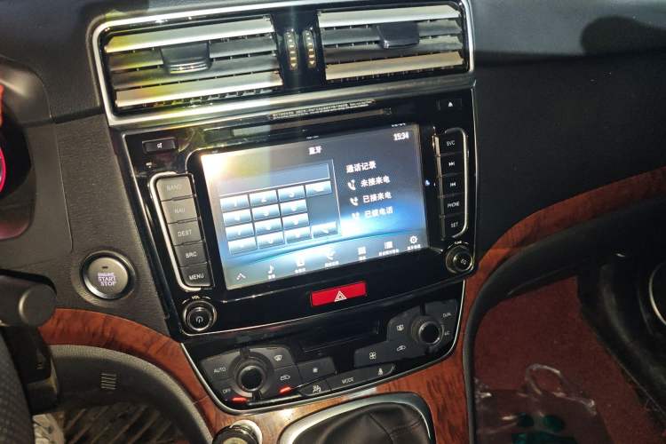 Used Haval H6 2015 Revised Version Sport Edition 1.5T Manual Transmission Two-Wheel Drive Elite Grade Audio And AC Panel