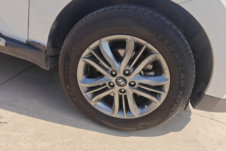 Used Hyundai ix35 2015 2.0L Automatic 2WD Smart Type China IV