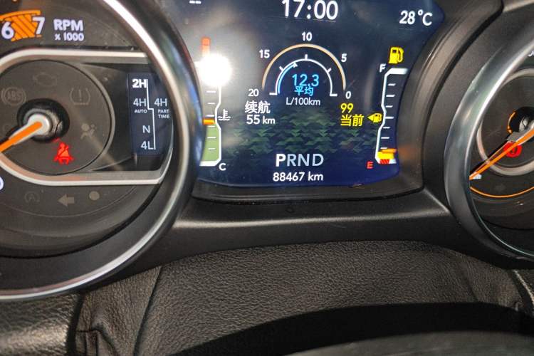 Used Jeep Wrangler 2019 2.0T Sahara Four-Door Version China VI Emission Standard Odometer Close Up