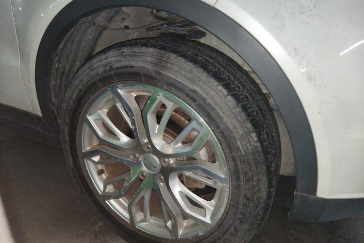 Used Land X7 2015 2.0T Panoramic Prestige Edition Right Front Wheel Hub