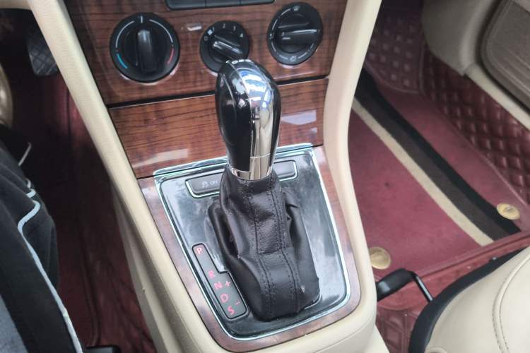 Used Volkswagen Lavida 2013 1.4TSI DSG Comfort Edition