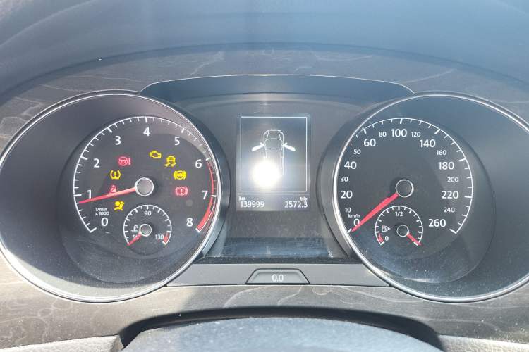 Used Volkswagen Golf Sportsvan 2016 230TSI Automatic Luxury Version Instrument Cluster