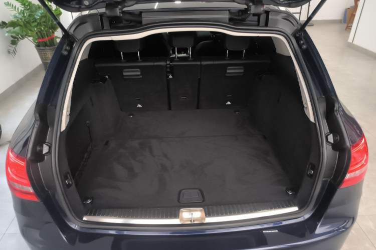 Used Mercedes-Benz C-Class (Import) 2017 Facelift C 180 Estate