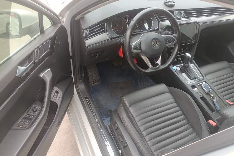 Used Volkswagen Magotan 2020 330TSI DSG Leading Model Driver Seat