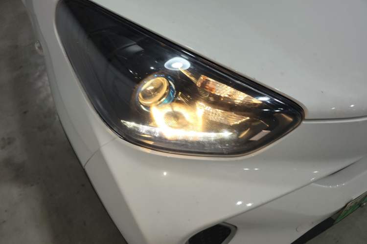 Used Chery QQ Little Ant 2019 4-Seater Smart Edition 35 kWh Right Front Headlight